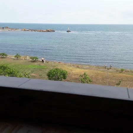 Penzion With Sea View/ стаи за гости с морски изглед Achtopol