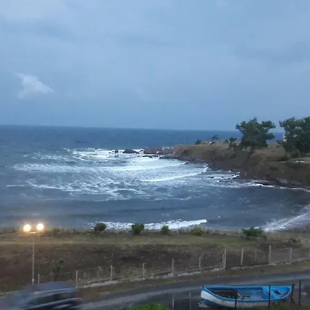 With Sea View/ стаи за гости с морски изглед Guest house *