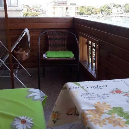 With Sea View/ стаи за гости с морски изглед Guest house *