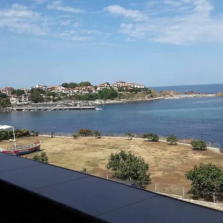 Guest house With Sea View/ стаи за гости с морски изглед Ahtopol